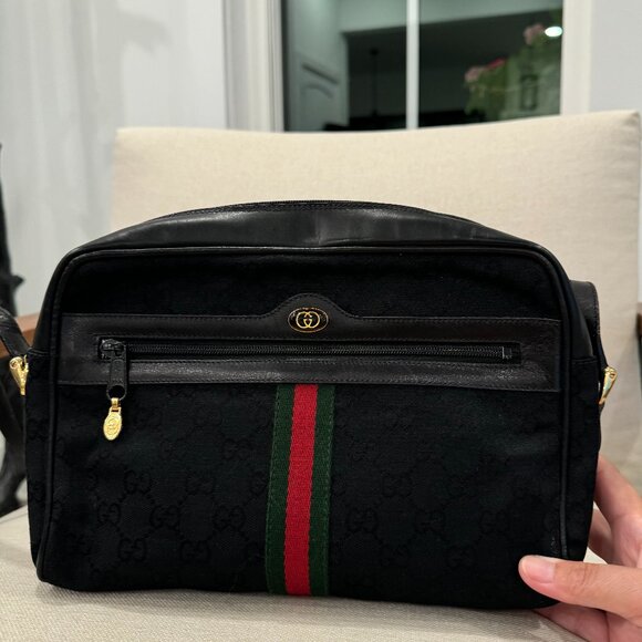 Vintage Black, Green, and Red Gucci Bag - Picture 2 of 3